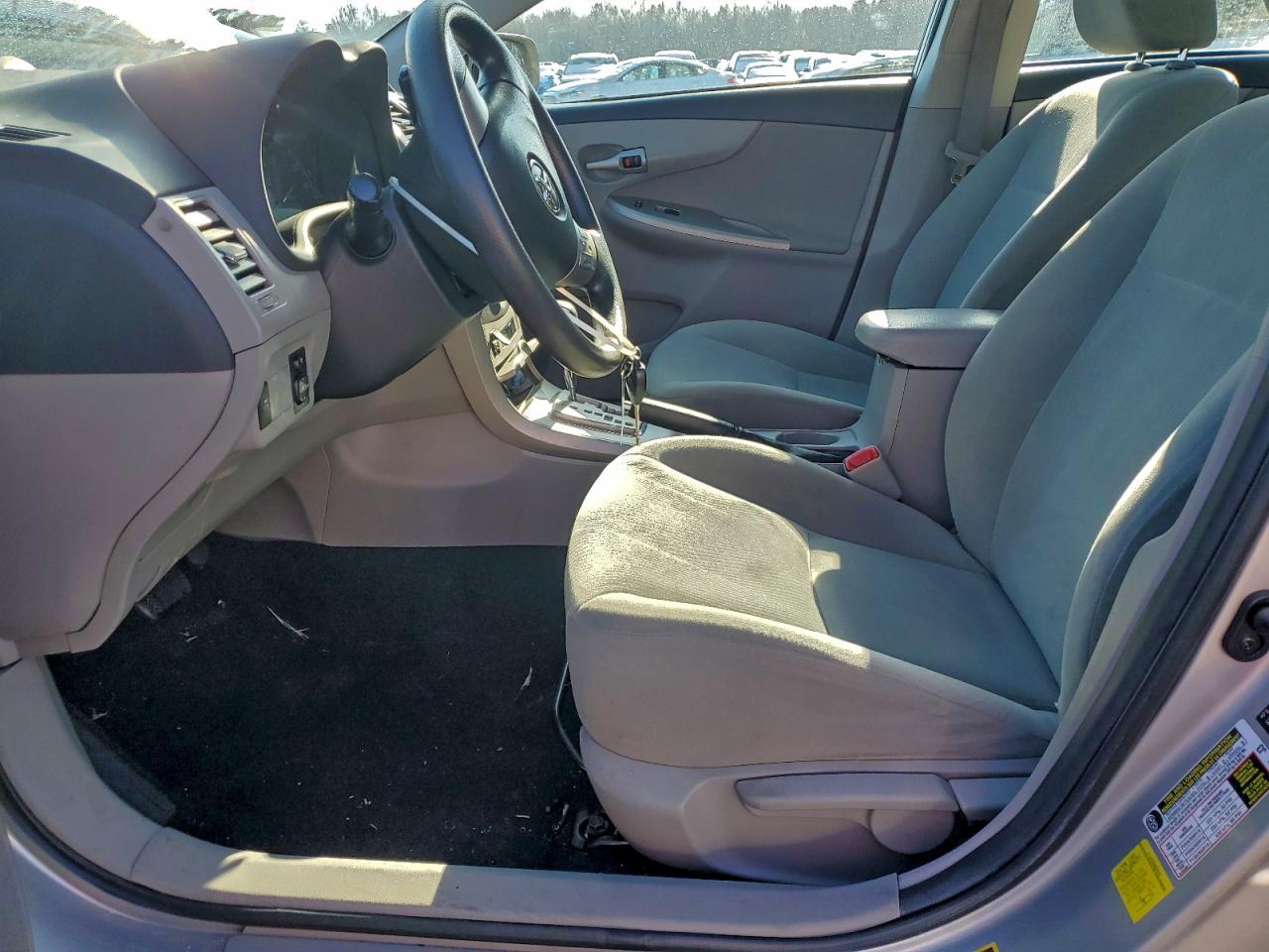 2013 TOYOTA COROLLA BASE photo 7