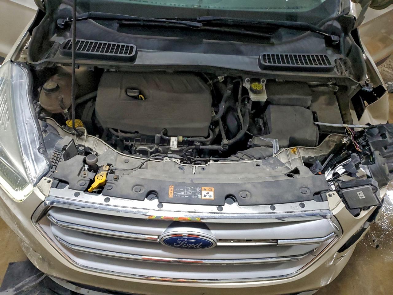 2017 FORD ESCAPE SE photo 12