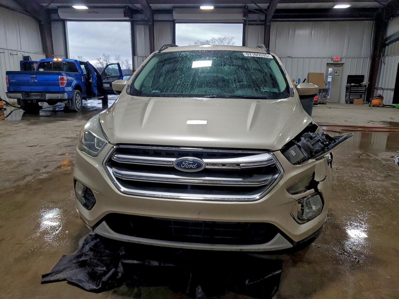2017 FORD ESCAPE SE photo 5