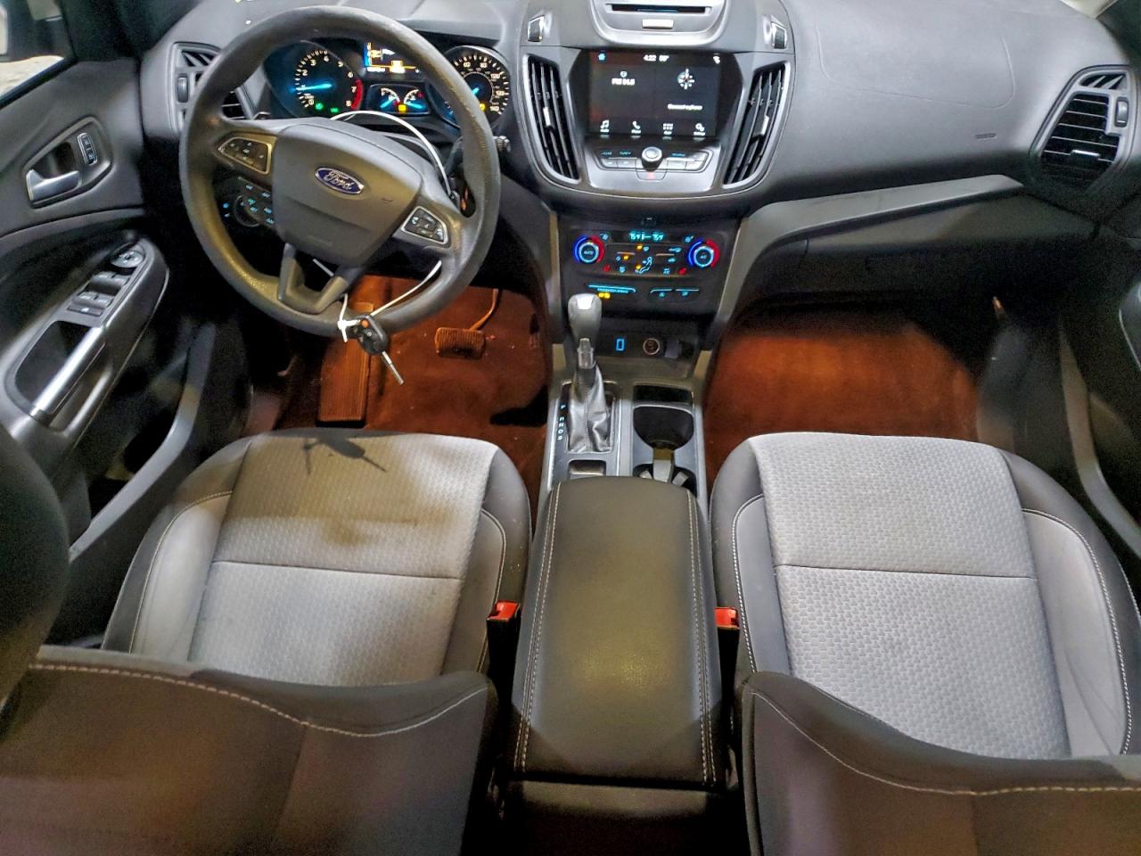 2017 FORD ESCAPE SE photo 8