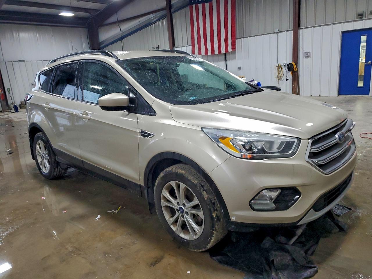 2017 FORD ESCAPE SE photo 4