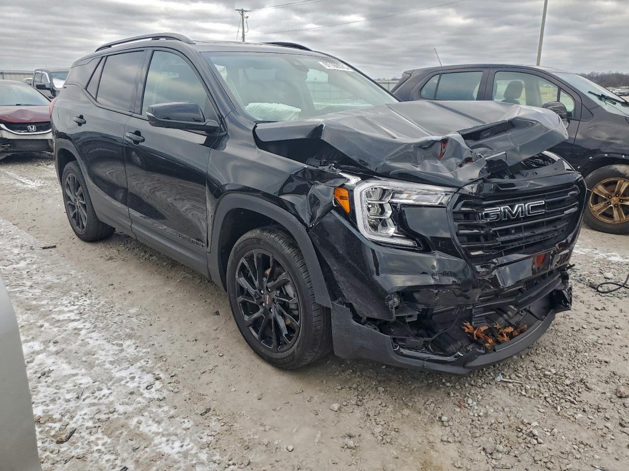 2024 GMC TERRAIN SLT photo 4