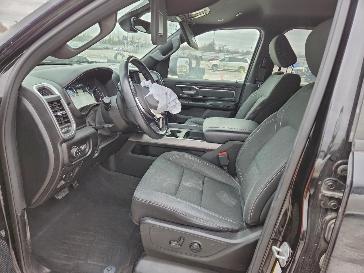 2019 RAM 1500 BIG HORN/LONE STAR photo 19