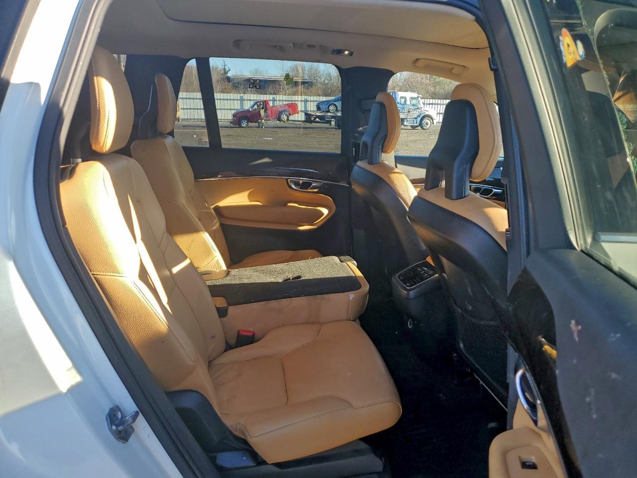 2016 VOLVO XC90 T6 photo 11