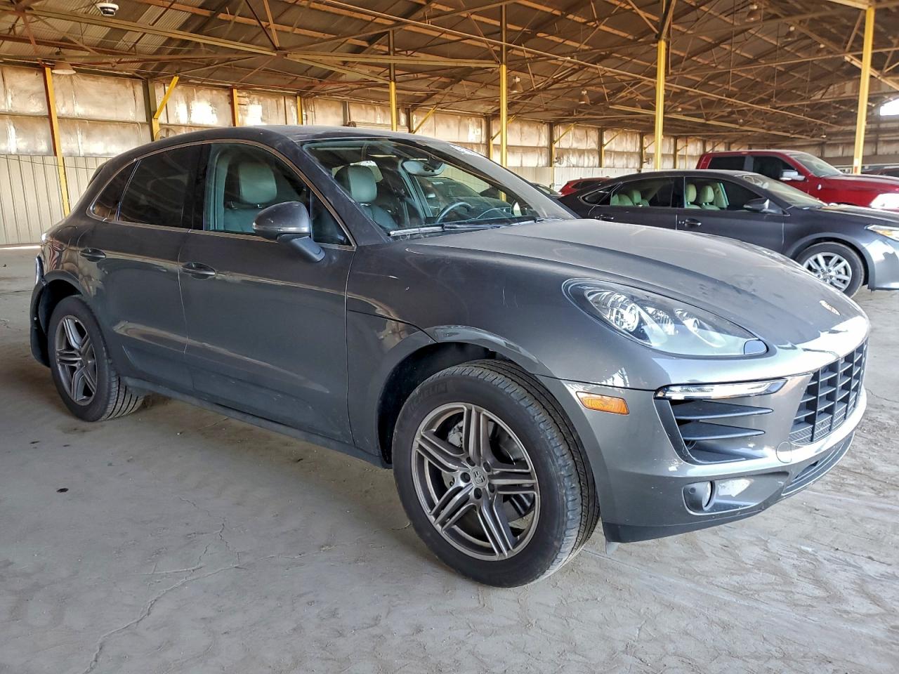 2016 PORSCHE MACAN S photo 4