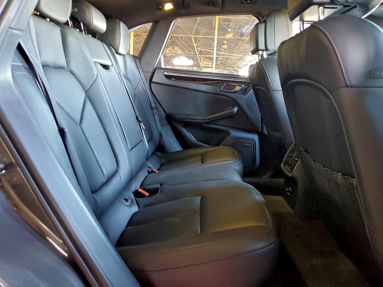 2016 PORSCHE MACAN S photo 10