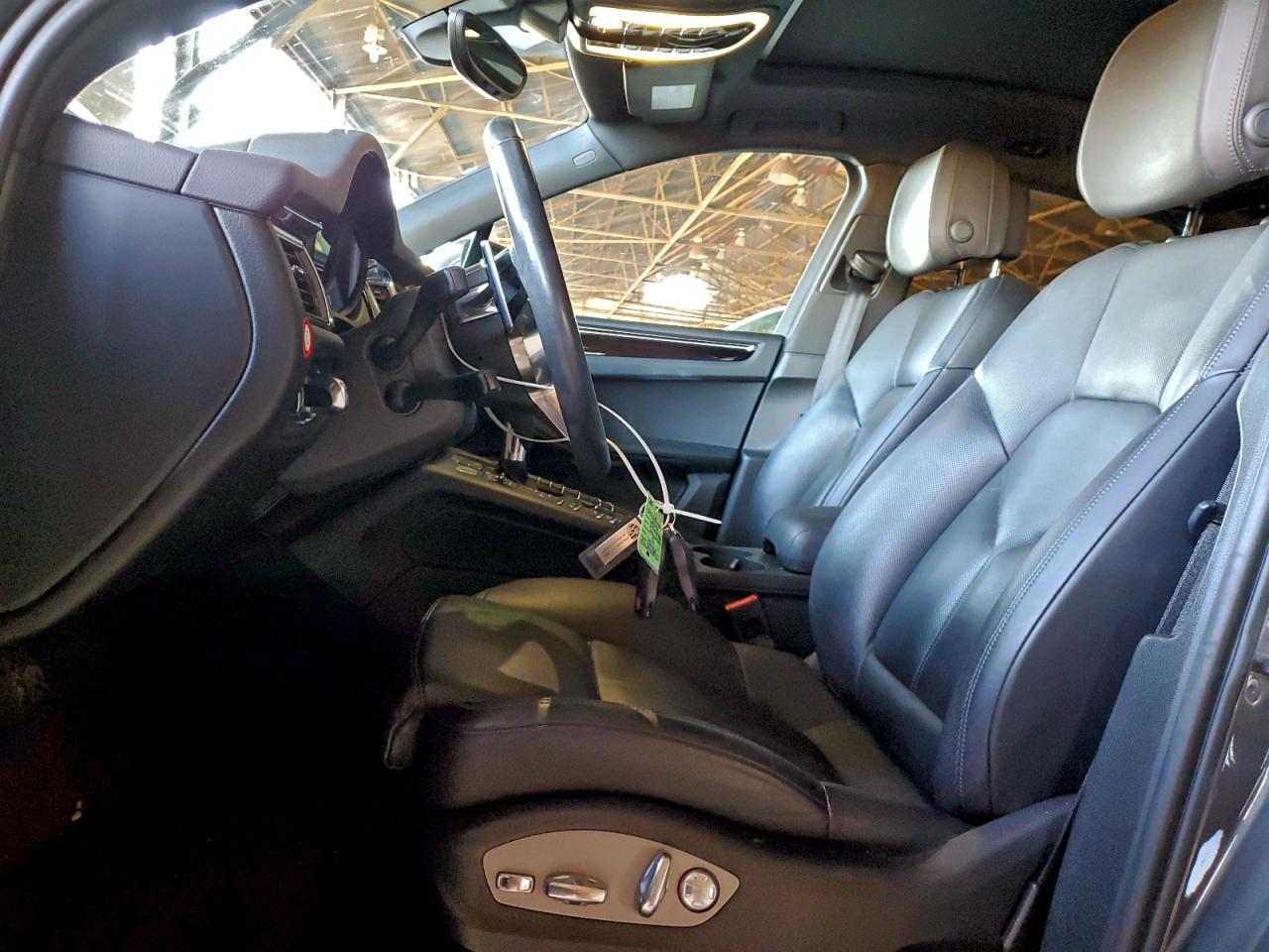 2016 PORSCHE MACAN S photo 7