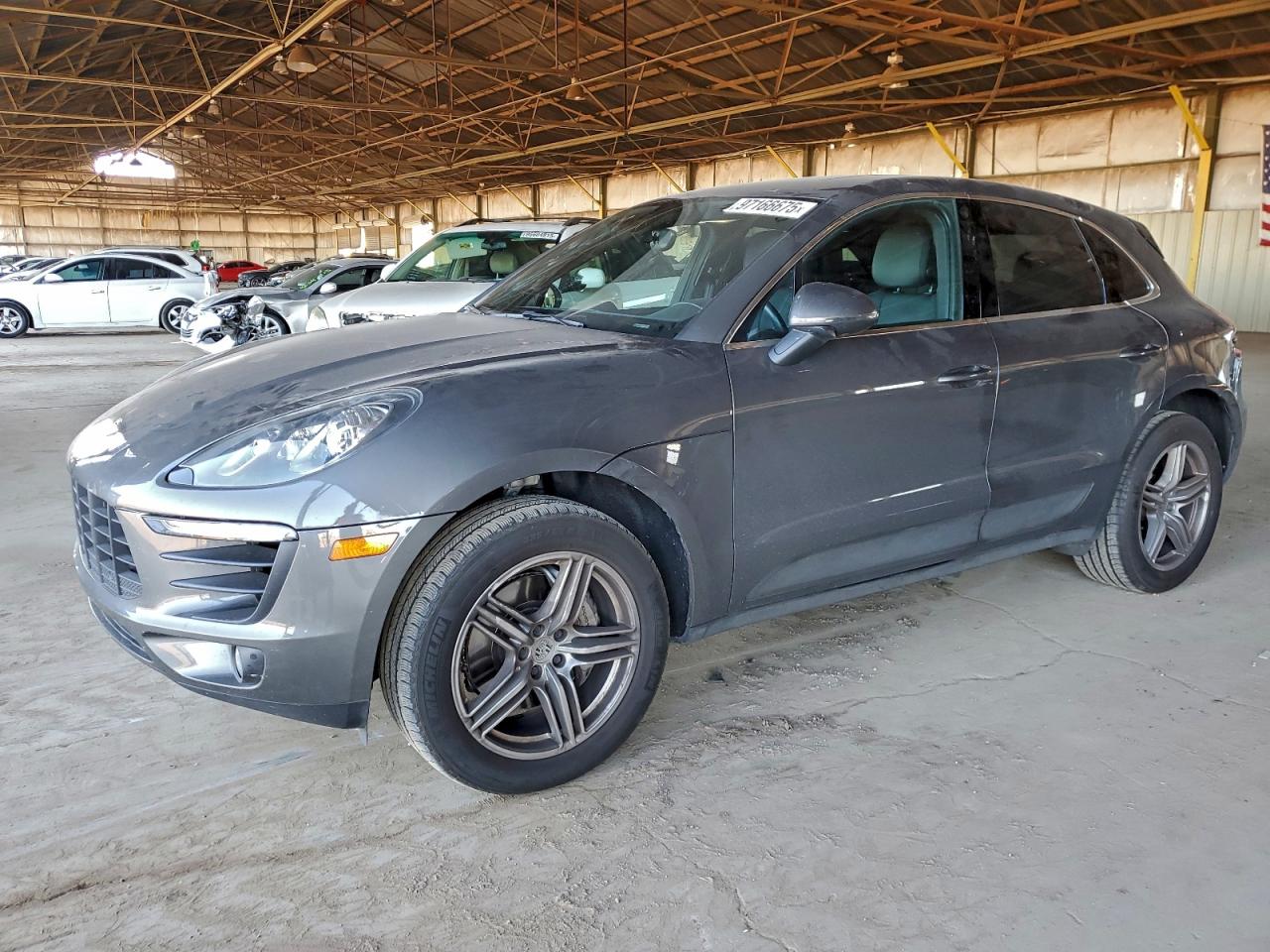2016 PORSCHE MACAN