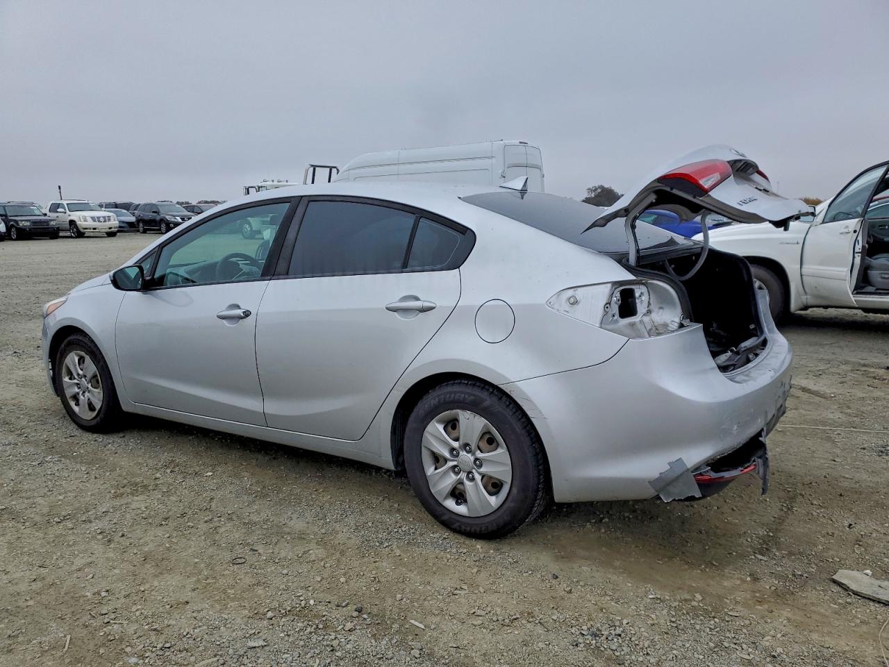 2018 KIA FORTE LX photo 2