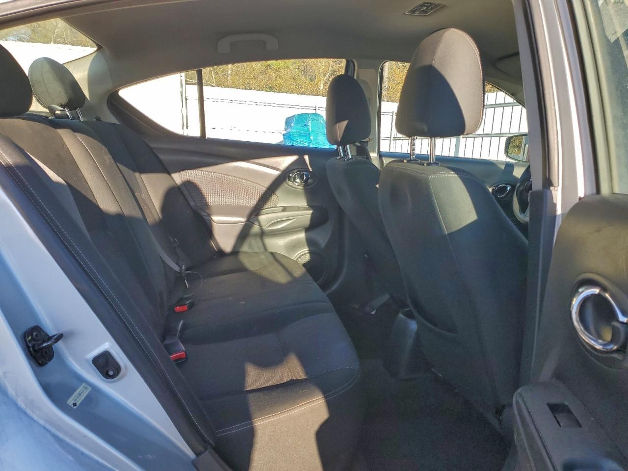 2019 NISSAN VERSA S photo 10