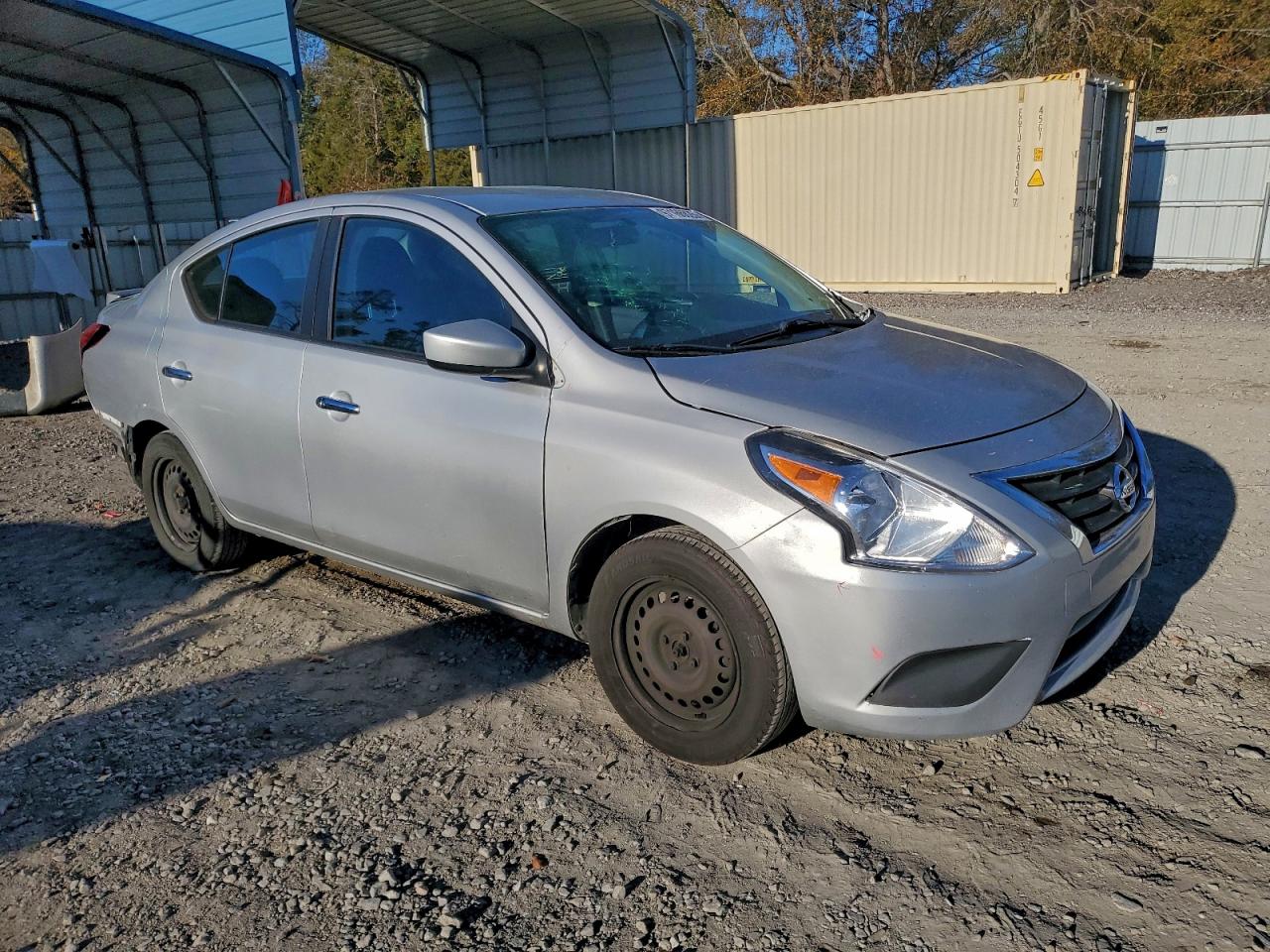 2019 NISSAN VERSA S photo 4