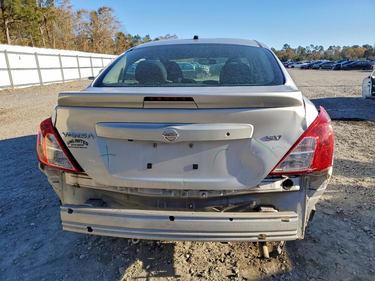 2019 NISSAN VERSA S photo 6