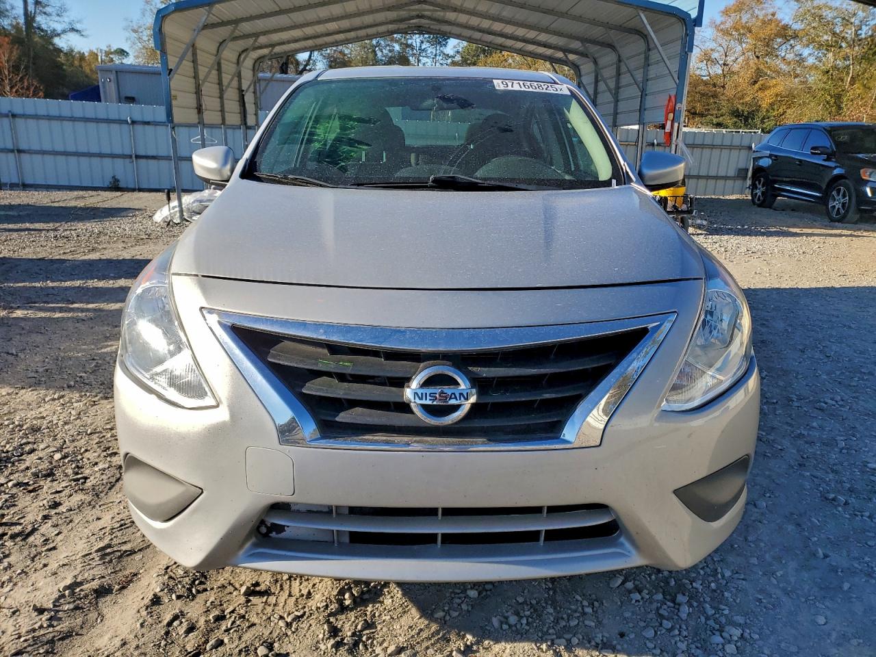 2019 NISSAN VERSA S photo 5
