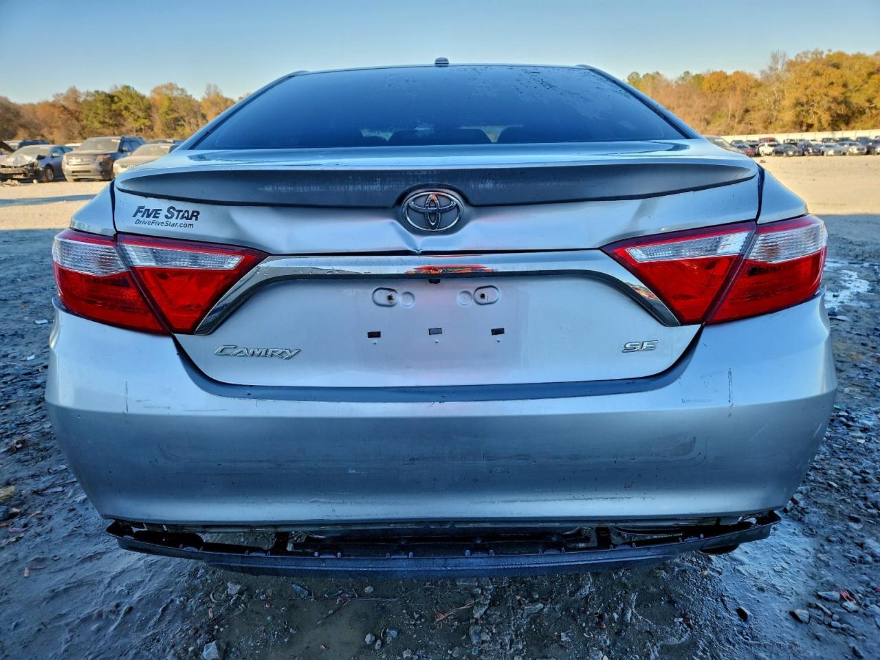 2016 TOYOTA CAMRY LE photo 6