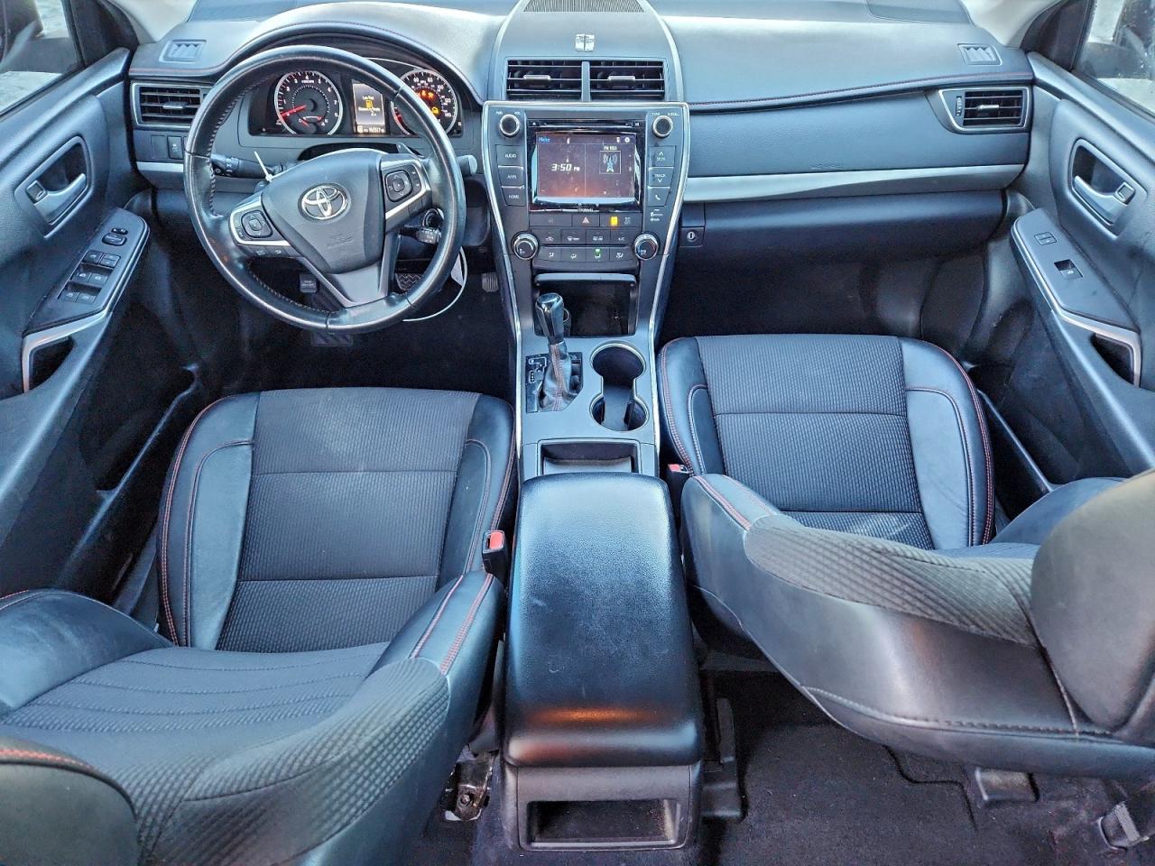 2016 TOYOTA CAMRY LE photo 8