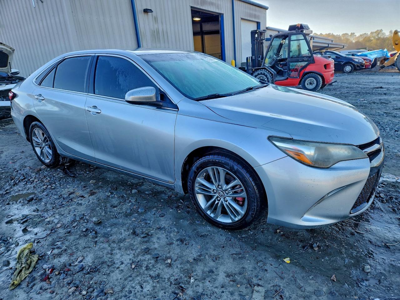 2016 TOYOTA CAMRY LE photo 4