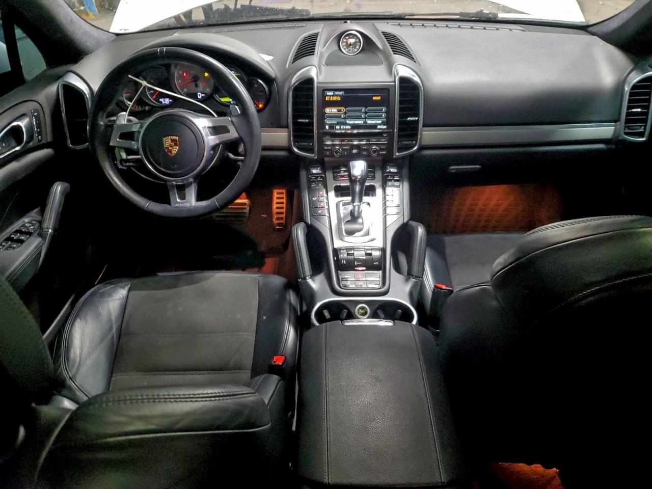 2013 PORSCHE CAYENNE GTS photo 8