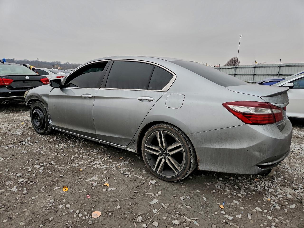 2016 HONDA ACCORD SPORT photo 2