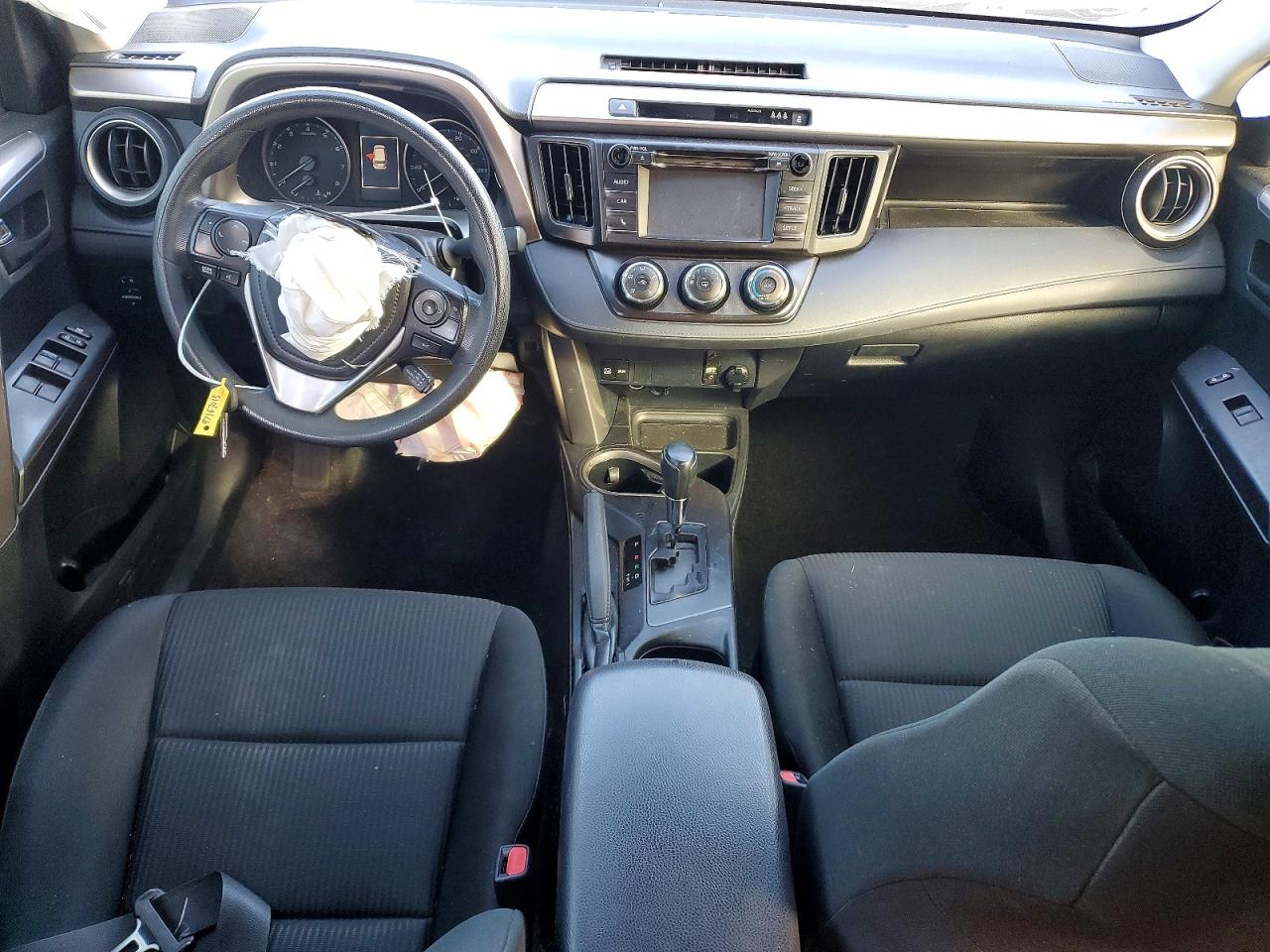 2018 TOYOTA RAV4 LE photo 8