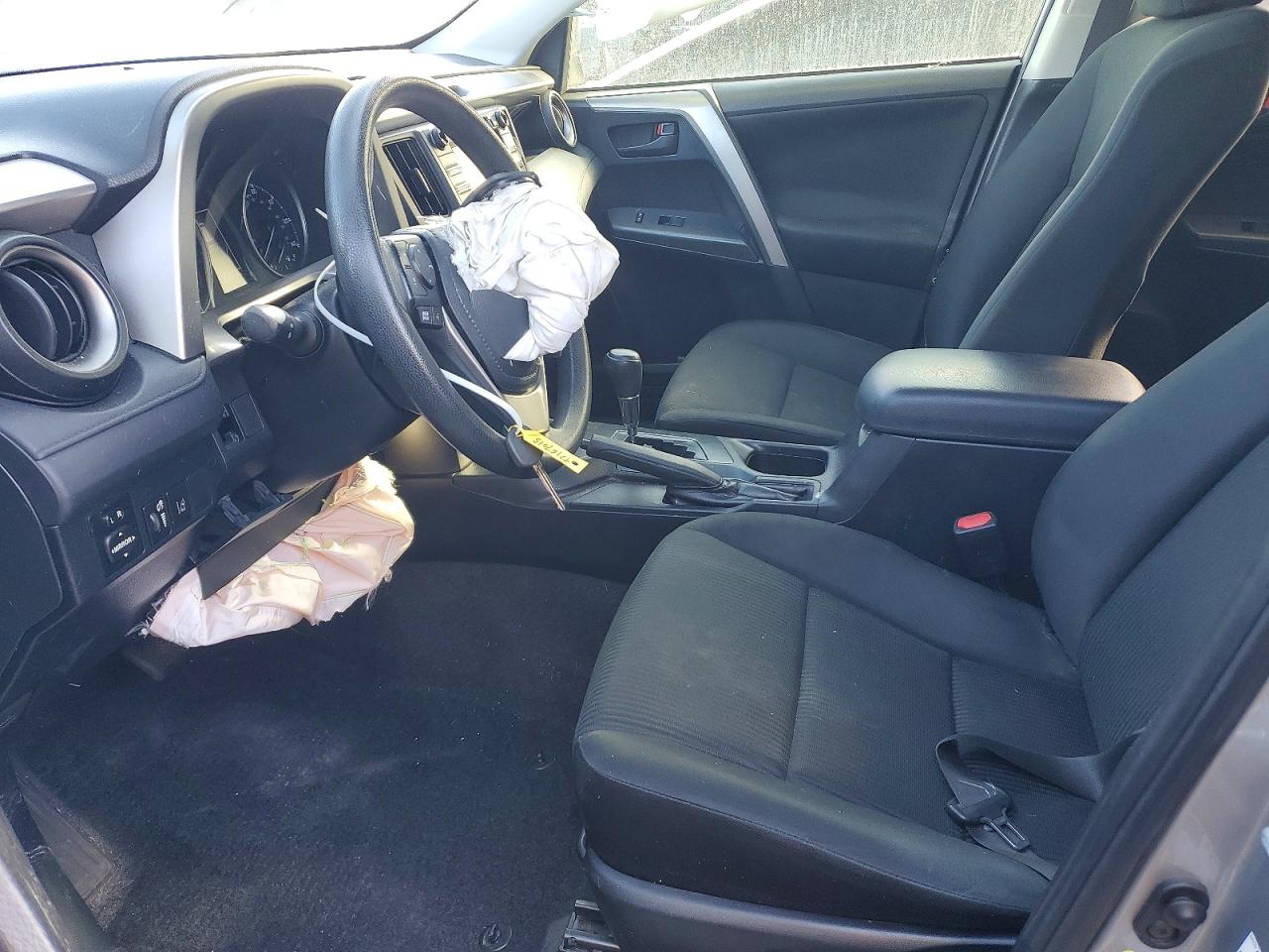 2018 TOYOTA RAV4 LE photo 7