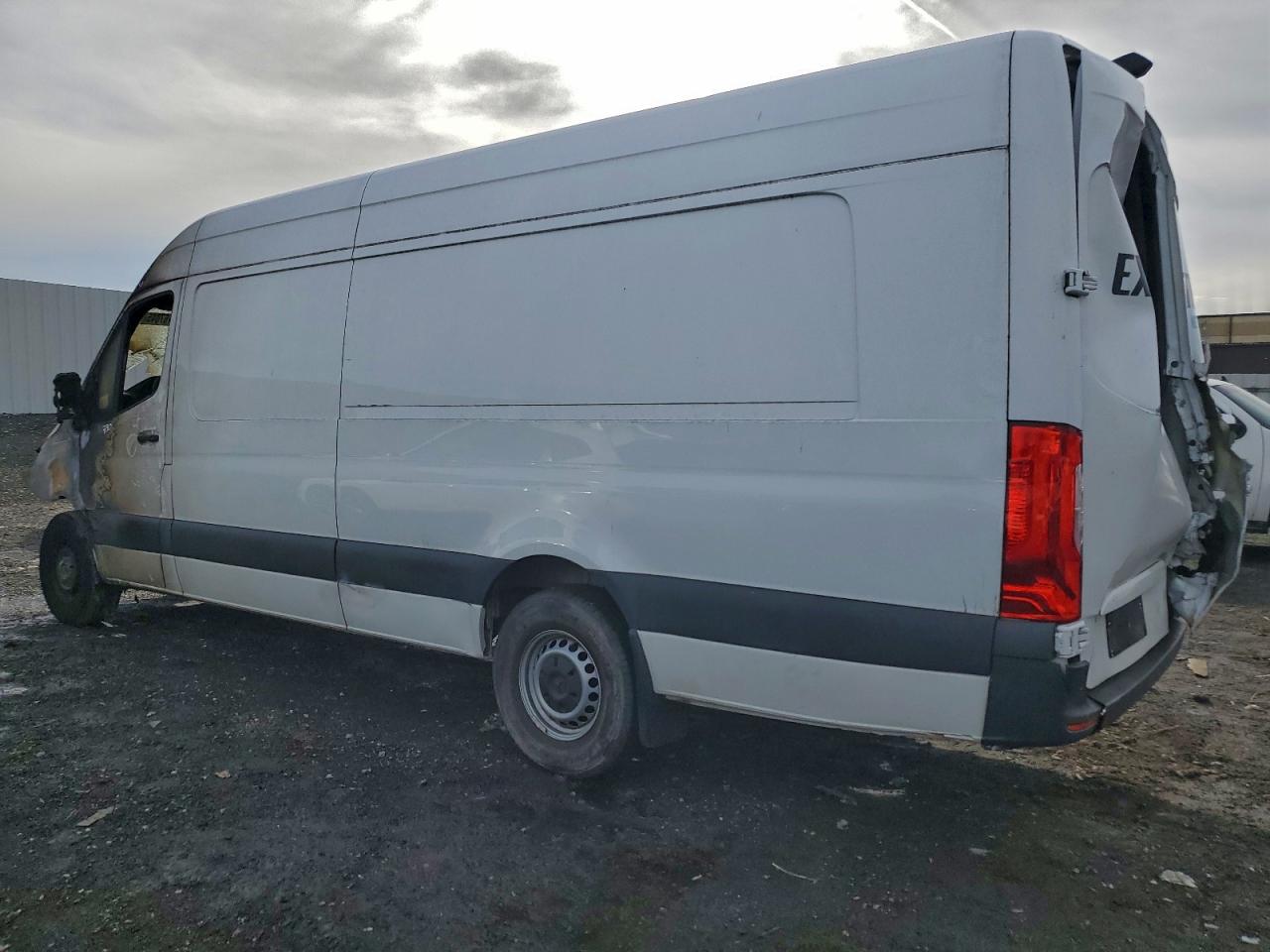 2022 MERCEDES-BENZ SPRINTER 2500 photo 2