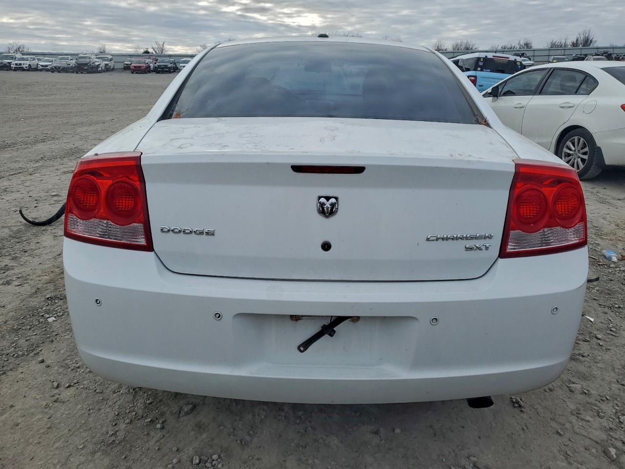 2010 DODGE CHARGER SXT photo 6