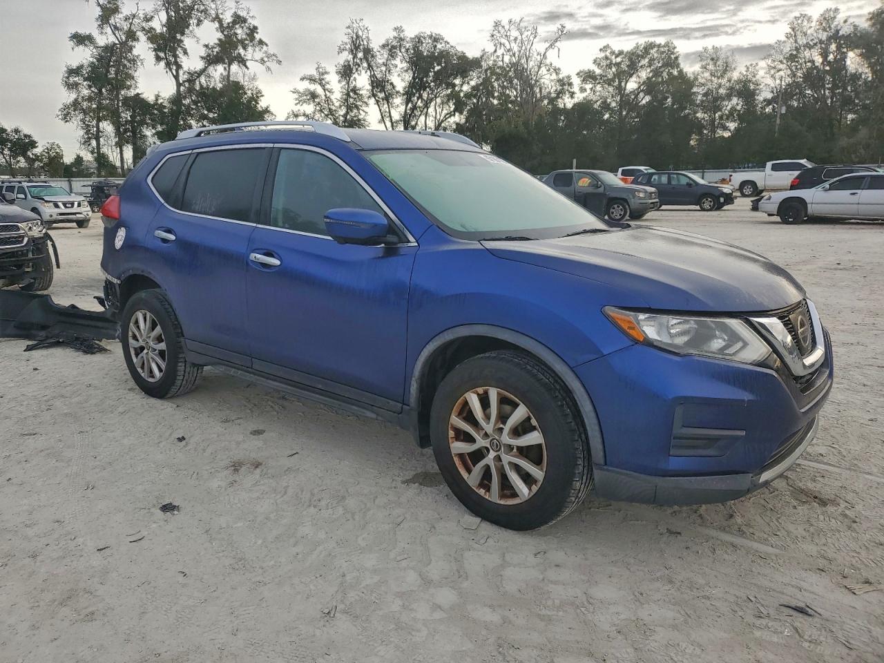 2017 NISSAN ROGUE S photo 4