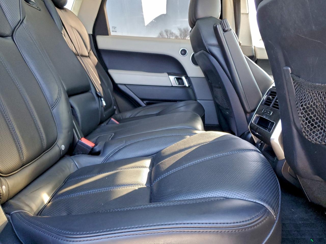 2015 LAND ROVER RANGE ROVER SPORT HSE photo 11