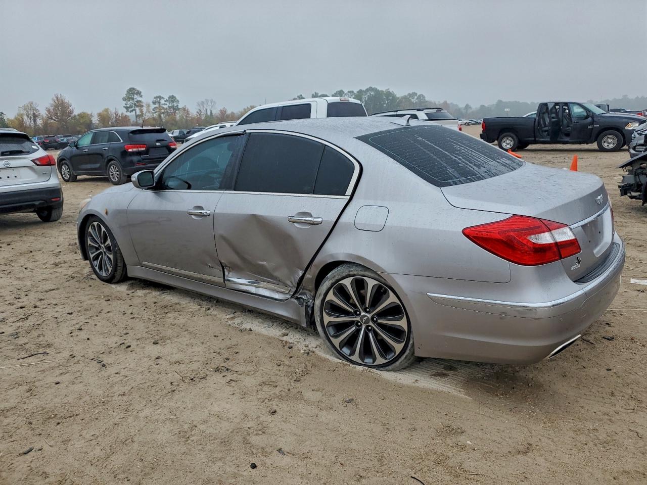 2012 HYUNDAI GENESIS 5.0L photo 2