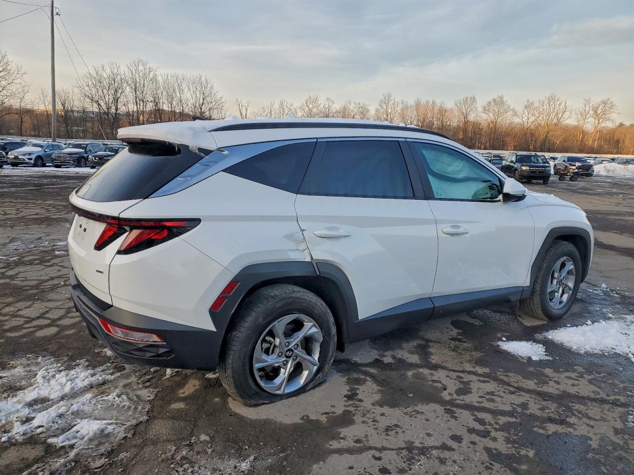 2024 HYUNDAI TUCSON SEL photo 3