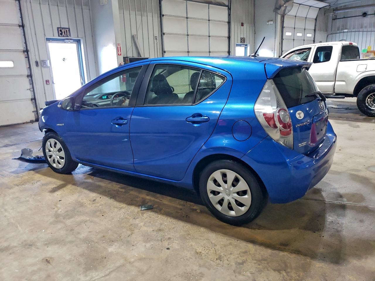 2013 TOYOTA PRIUS C photo 2