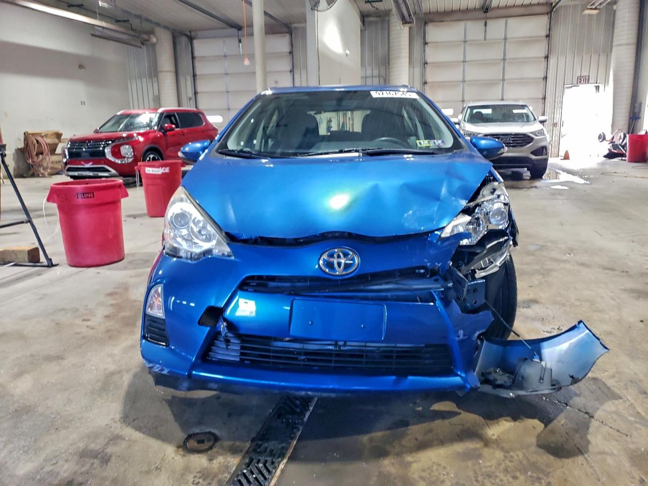 2013 TOYOTA PRIUS C photo 5
