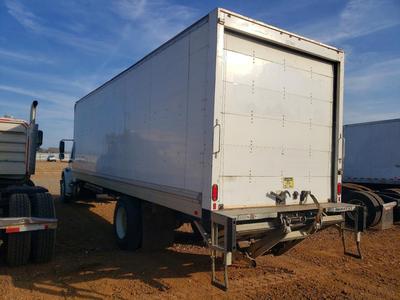 2020 FREIGHTLINER BUSINESS CLASS M2 BOX TRUCK photo 2