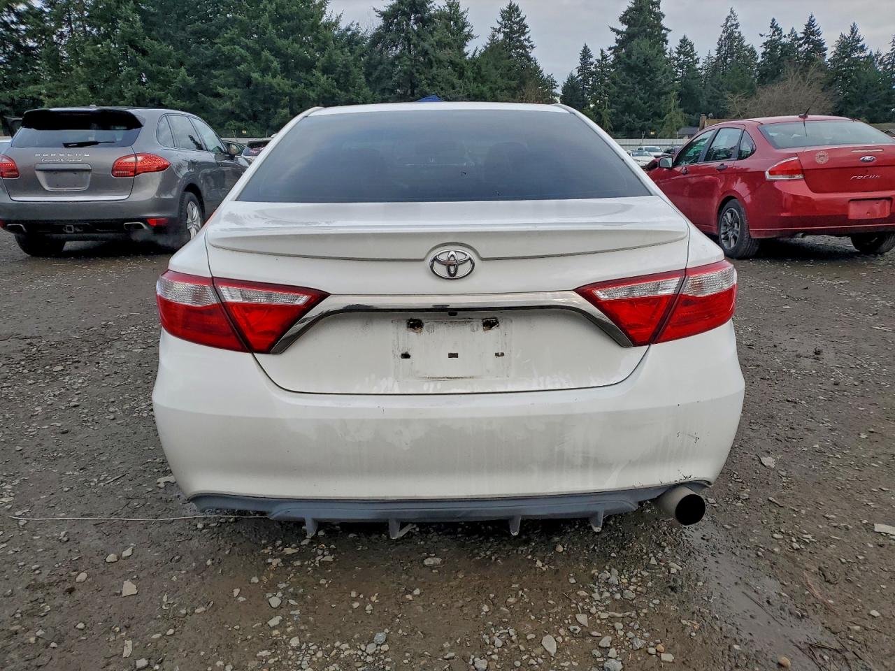 2017 TOYOTA CAMRY LE photo 6