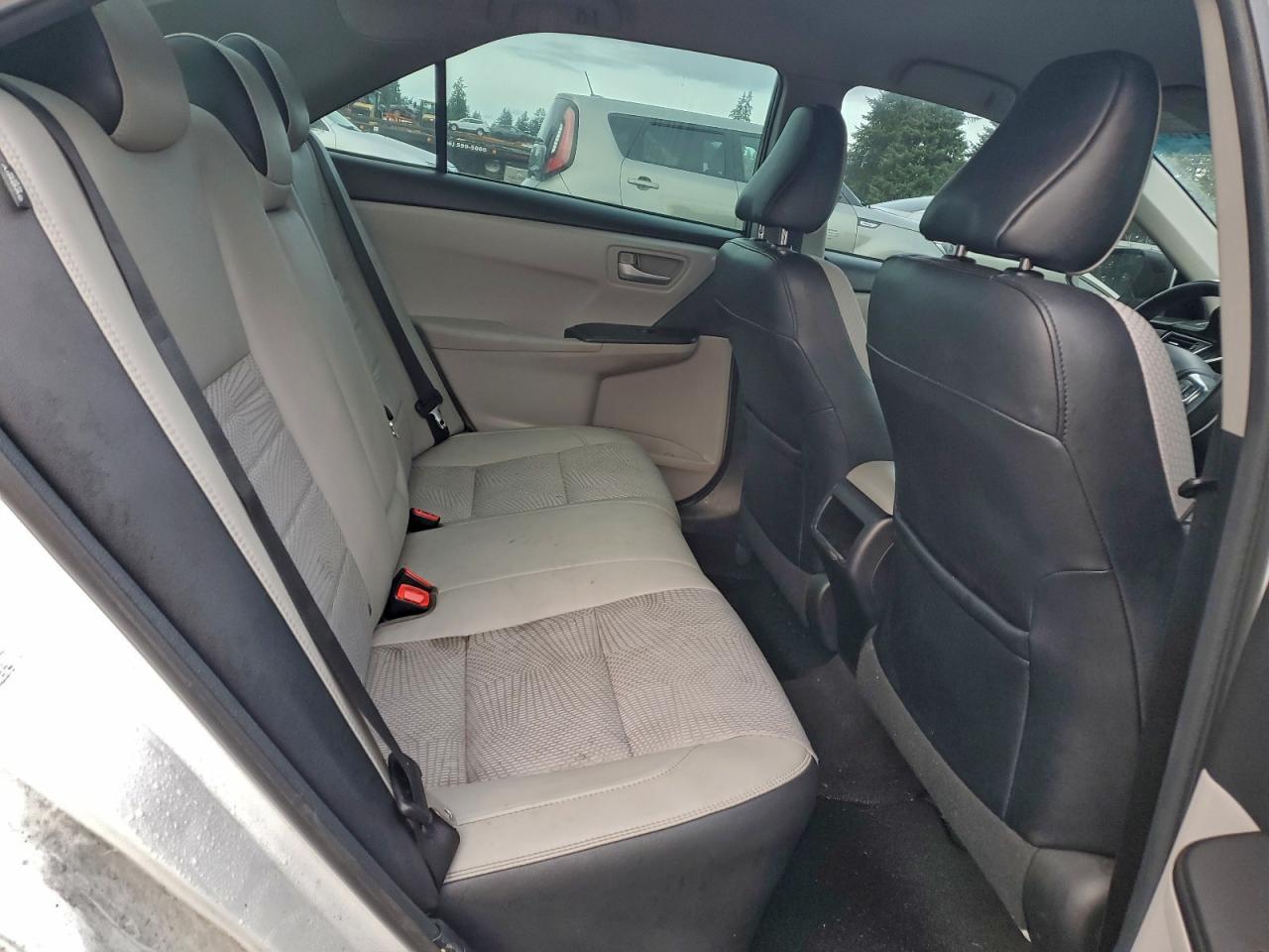2017 TOYOTA CAMRY LE photo 10