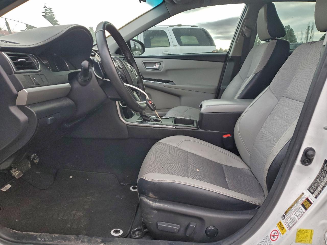 2017 TOYOTA CAMRY LE photo 7