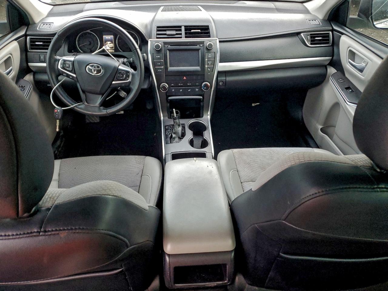 2017 TOYOTA CAMRY LE photo 8