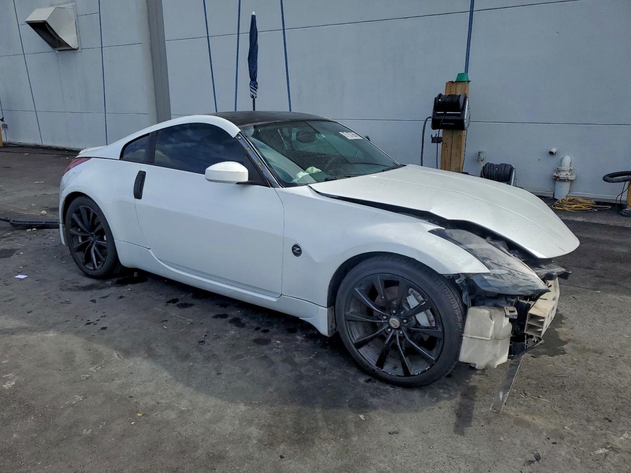2004 NISSAN 350Z COUPE photo 4