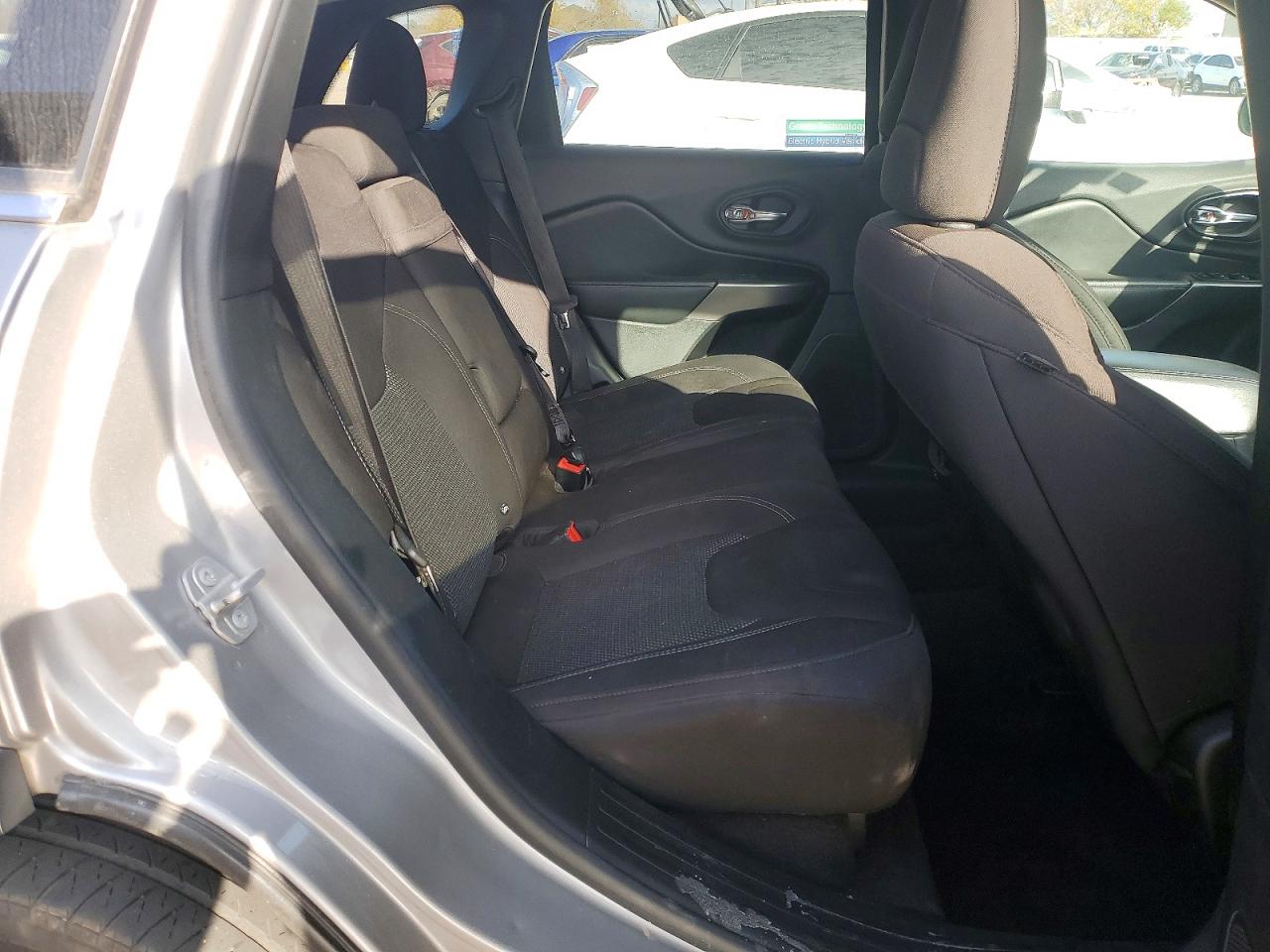 2019 JEEP CHEROKEE LATITUDE photo 10