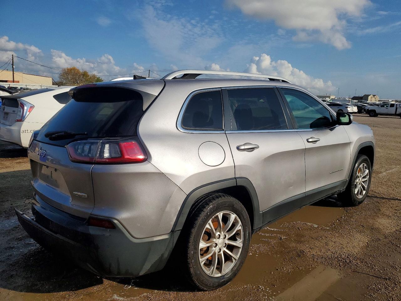 2019 JEEP CHEROKEE LATITUDE photo 3
