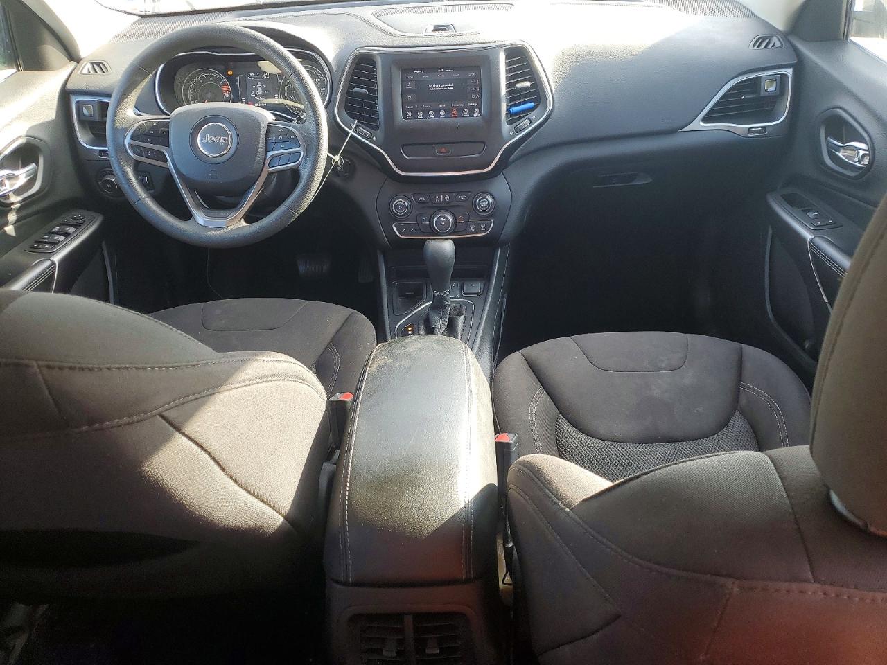 2019 JEEP CHEROKEE LATITUDE photo 8