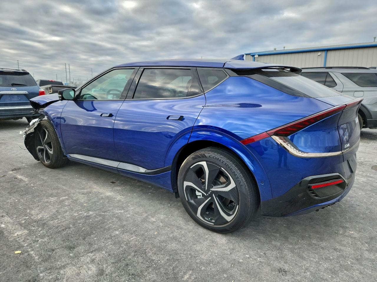 2024 KIA EV6 GT-LINE photo 2