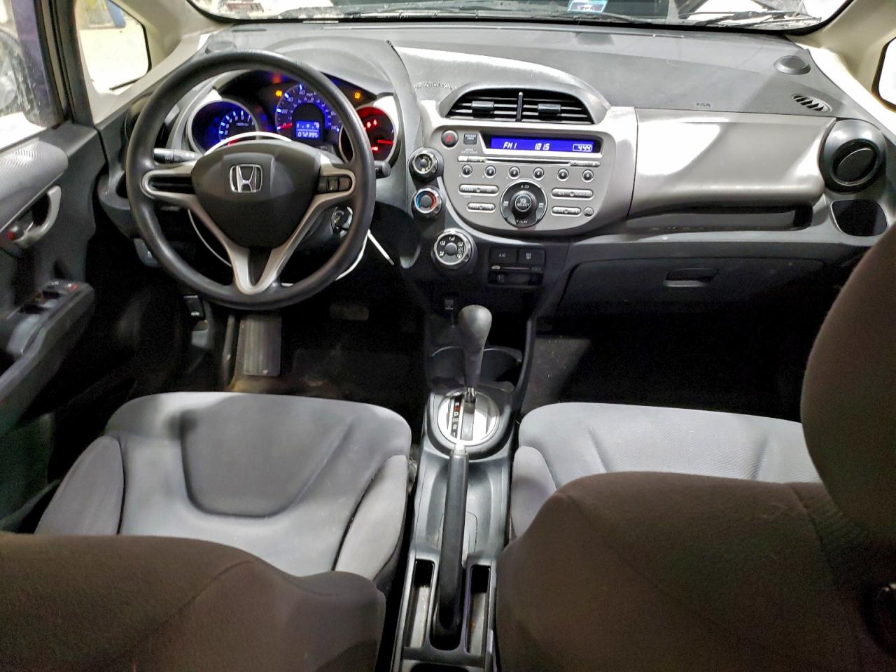 2013 HONDA FIT photo 8