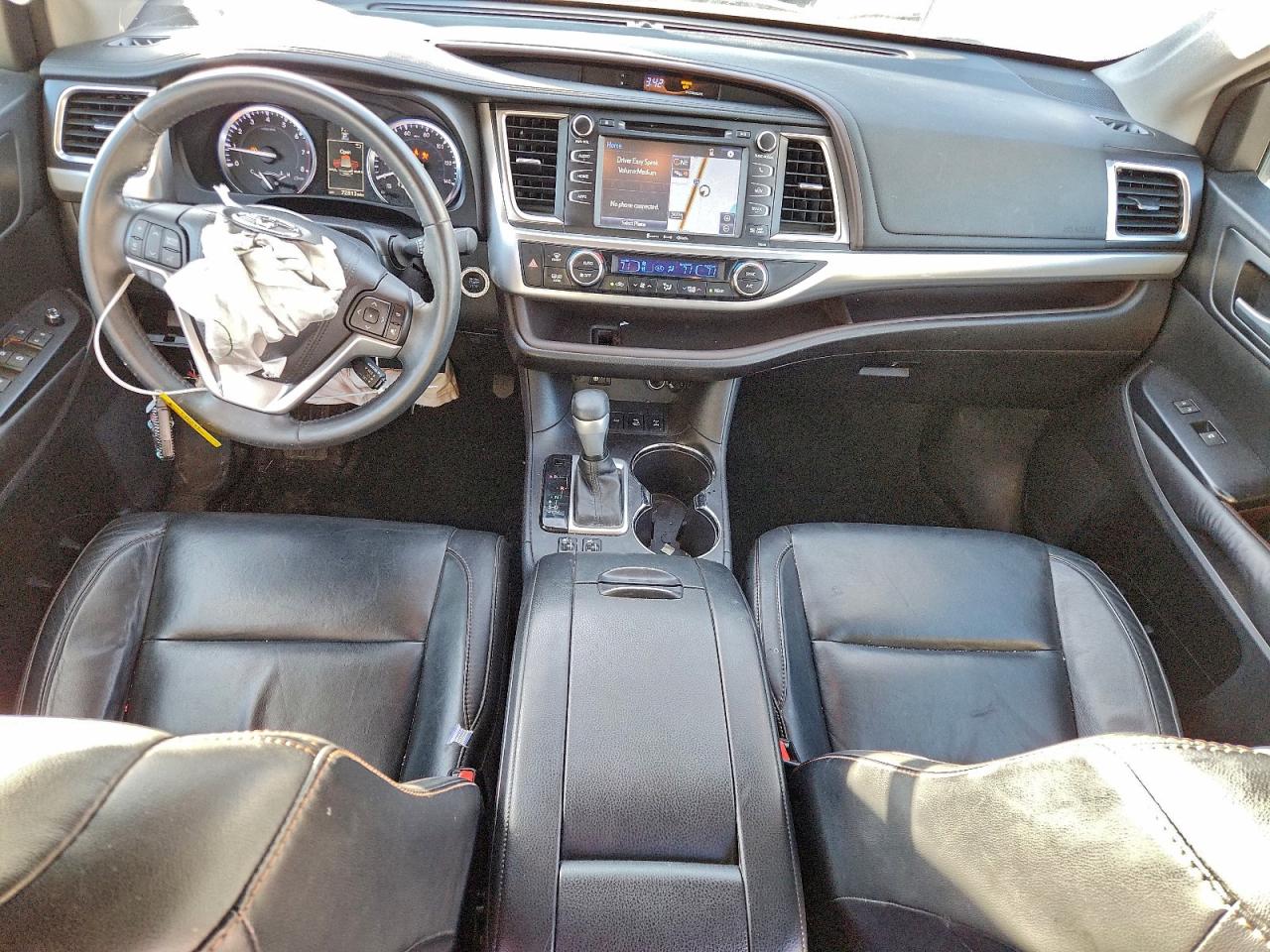 2016 TOYOTA HIGHLANDER XLE photo 8