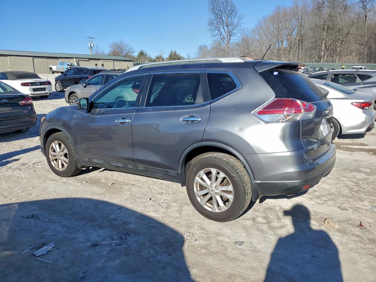 2016 NISSAN ROGUE SV photo 2