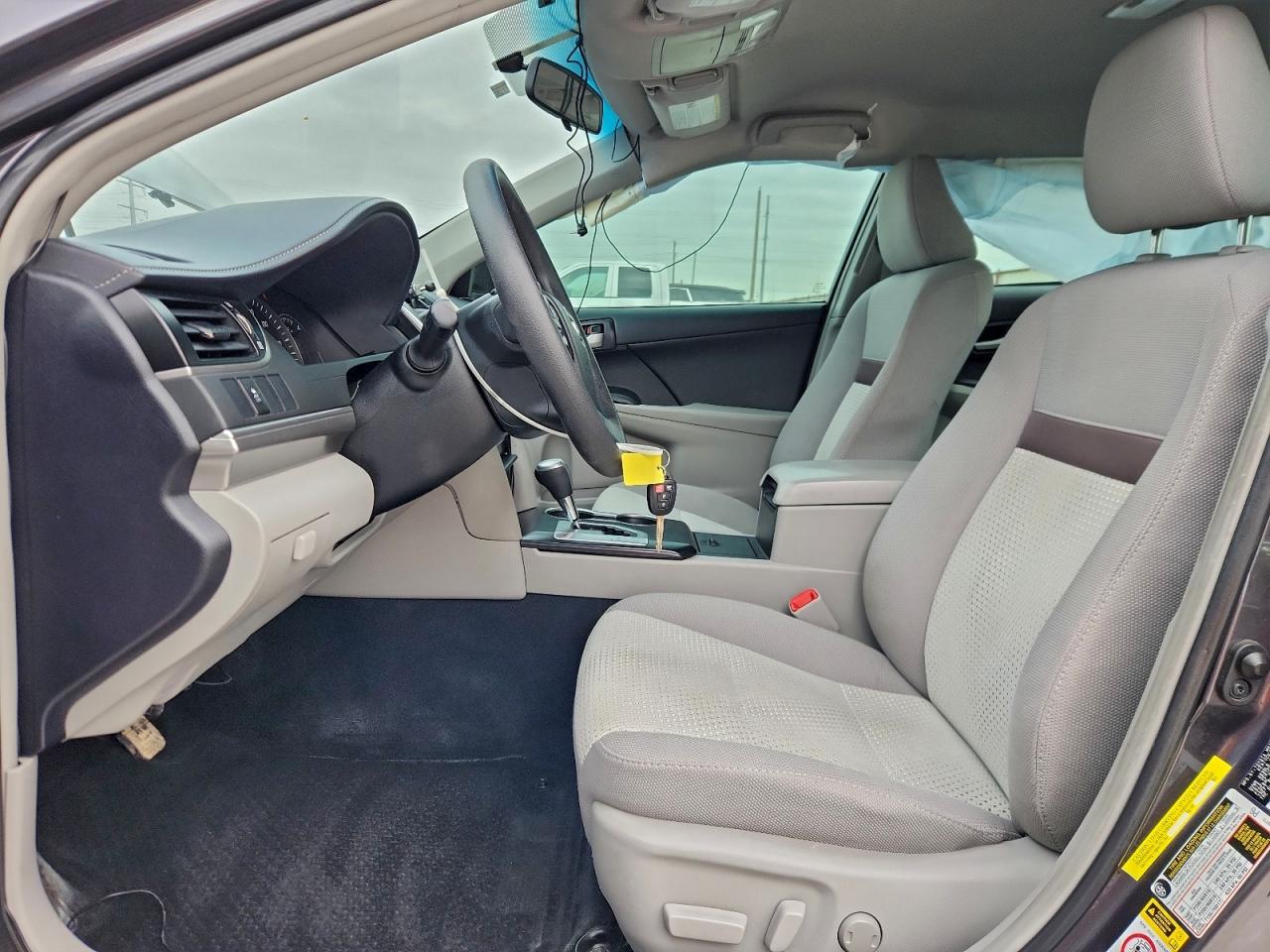 2014 TOYOTA CAMRY LE photo 7