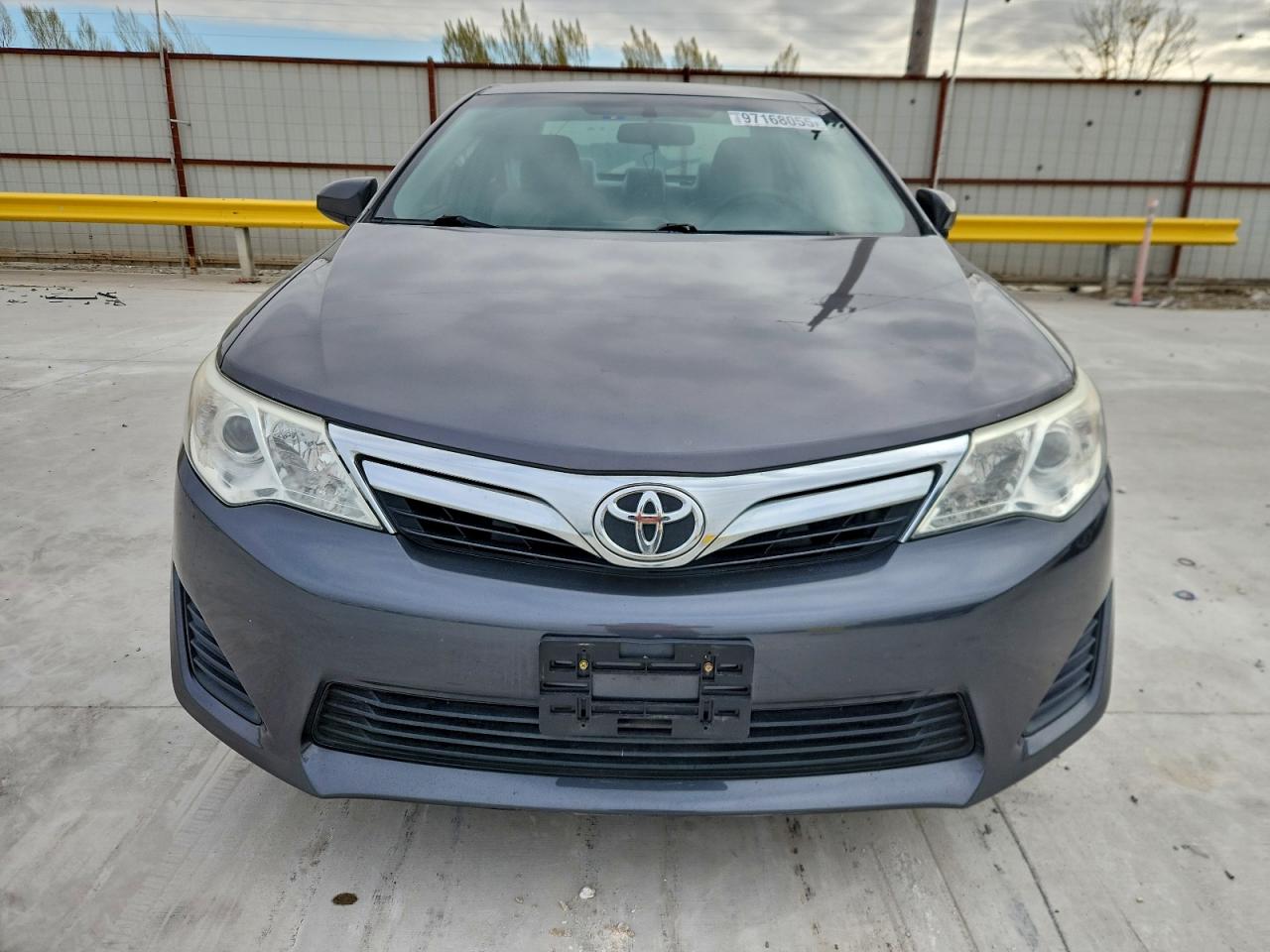 2014 TOYOTA CAMRY LE photo 5