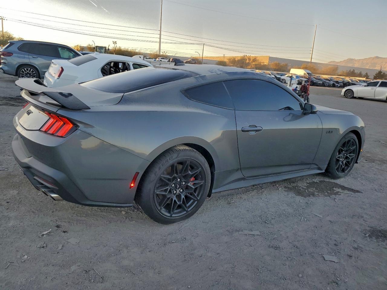 2025 FORD MUSTANG GT photo 3