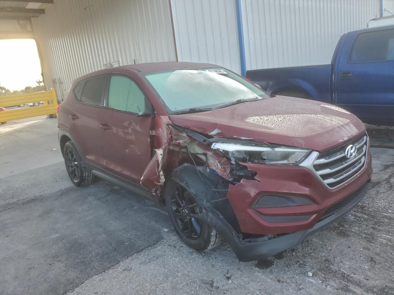 2017 HYUNDAI TUCSON SE photo 4