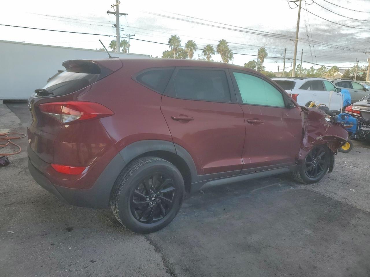 2017 HYUNDAI TUCSON SE photo 3